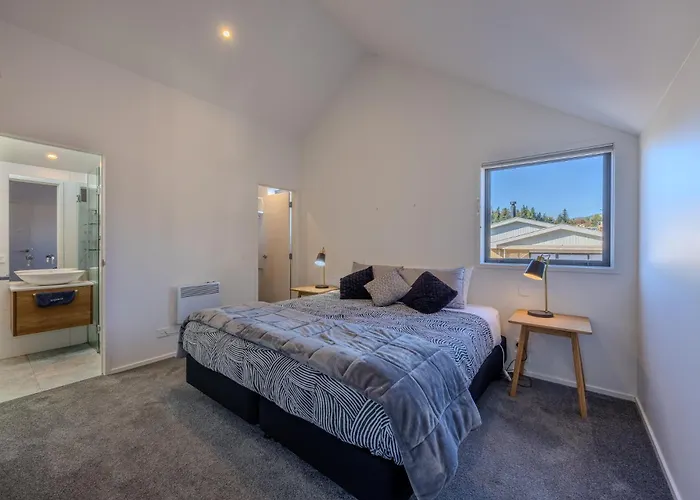 Aspiring View - Modern & Stylish 3-brm, 3-bth - 2 Min Walk To & Town Appartement Wanaka