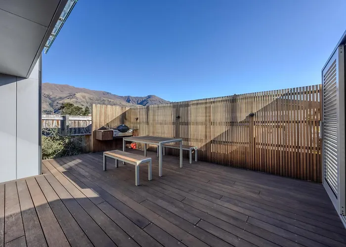 Aspiring View - Modern & Stylish 3-brm, 3-bth - 2 Min Walk To & Town Appartement *